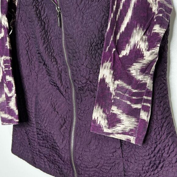 Chico’s Purple Quilted Vest and matching purple beige patterned shirt - Picture 4 of 10